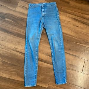 Forever 21 skinny jeans in light blue colour
